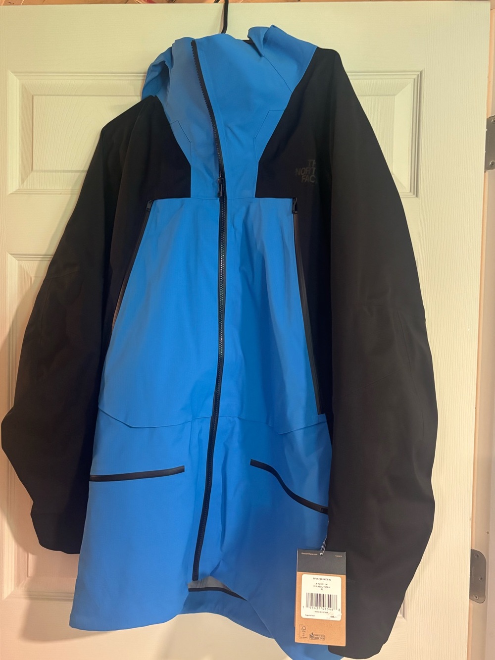 NWT The North Face Men’s Blue and Black Hooded Ski shell Jacket
